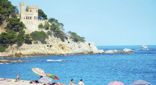 Serene Villa in Lloret de Mar With Private Swimming Pool, Prenota Villa Hotel a Costa Brava con piscina, Piscina