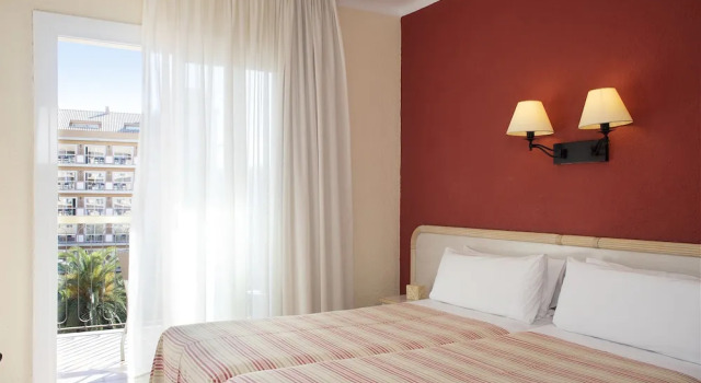 Трёхместный номер Standard с балконом Luna Park Hotel Yoga & Spa