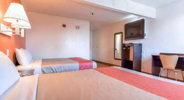 Четырёхместный номер Standard Motel 6-San Diego, CA - Hotel Circle - Mission Valley