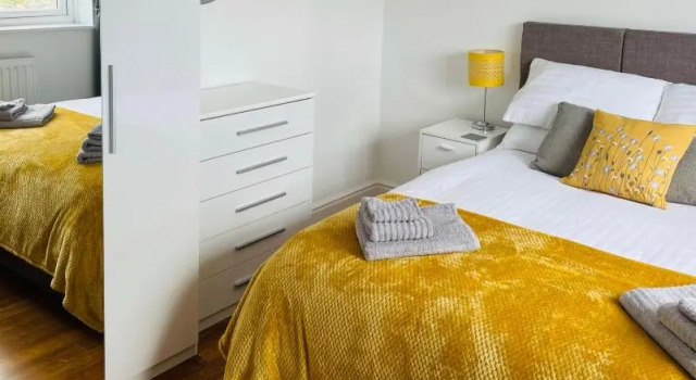 Sunny Corner, Padstow. Spacious 3 bedrooms, 2.5 bathrooms, parking, garden., Varaa Hotelli Padstow Cornwall, lähellä Padstow Harbour