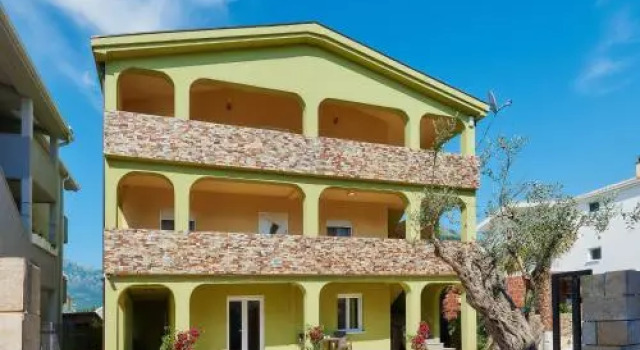 Apartments Villa FourTuna, Book Apartment Željeznica Bar County