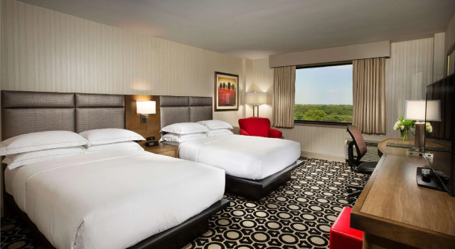 Четырёхместный номер Standard Hilton Chicago/Northbrook