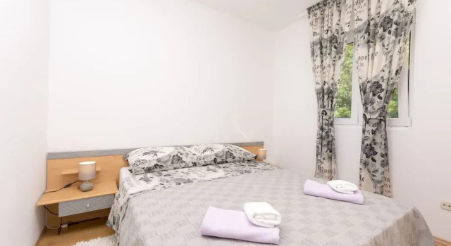Apartment Petea, Book Lejlighed Hoteller i Split Region med parkering, Parkering
