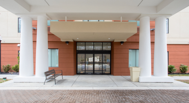 Holiday Inn Express & Suites Owings Mills-Baltimore Area by IHG, Buchen Sie Hotel Hotels in Maryland mit Parkplatz, Parkplätze