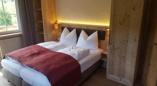 Люкс с 2 комнатами с балконом Romantik Pension Lehrberg