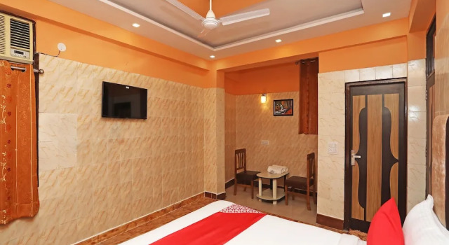 Номер Standard OYO 22663 Qlark Rooms & Lawn