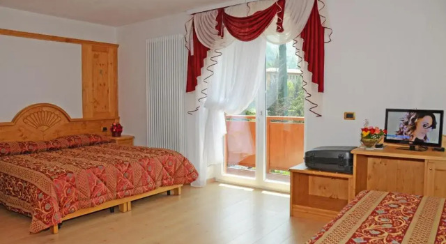 Семейный номер Standard Hotel La Roccia