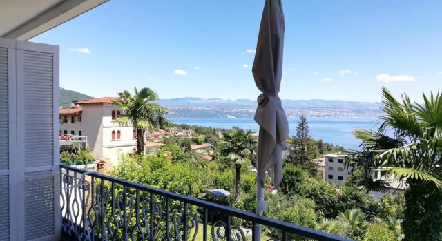 Апартаменты с 2 комнатами с балконом и с видом на море Villa Allegra