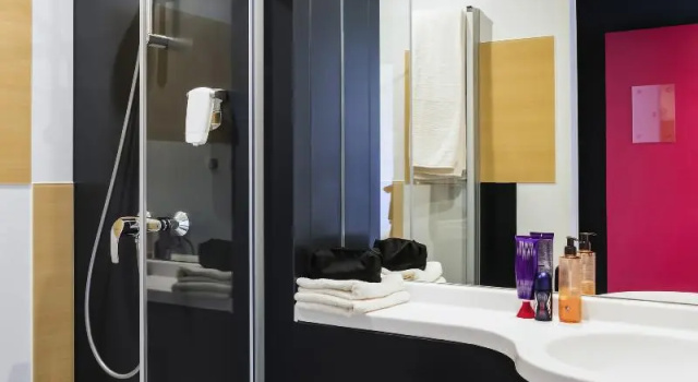 Трёхместный номер Standard ibis Budget Knokke