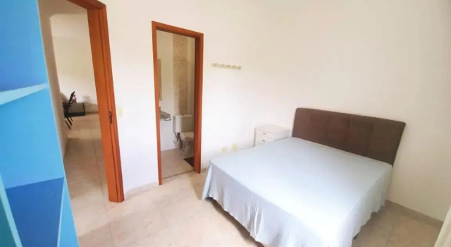Lindo apto com 3 quartos, apenas 1 quadra da praia das Toninhas, Забронировать Отель Отели Убатуба с парковкой, Парковка