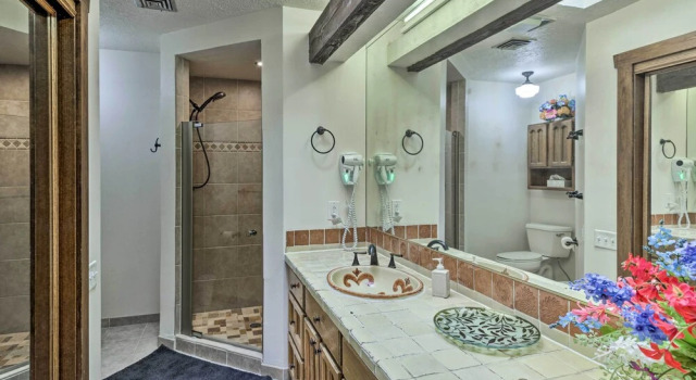 Апартаменты Elegant El Paso Condo ~ 10 Mi to Downtown!
