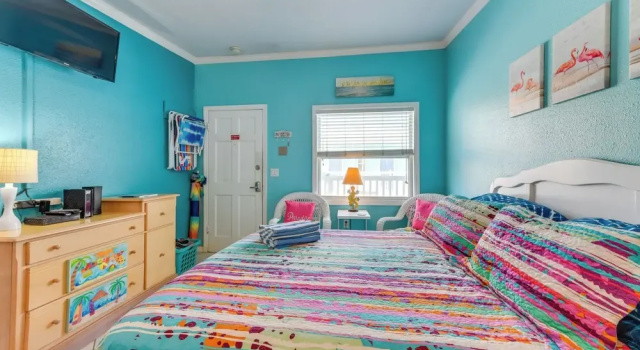 Madeira Beach Studio: Walk to John's Pass!
