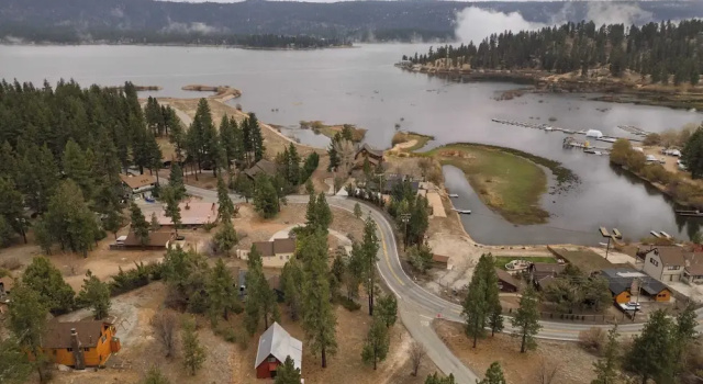 Коттедж Cozy 2BR Fawnskin Cabin Big Bear Lake, Hiking Trails & Snow Summit Nearby