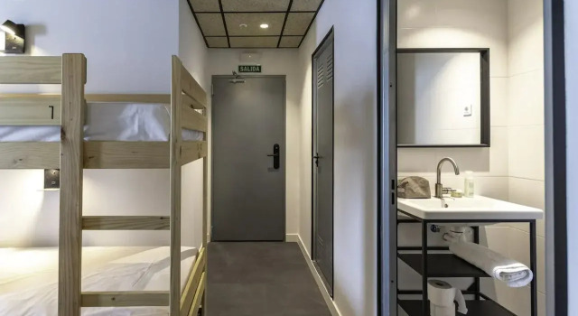 Ekoos Hostel, Bilbao Eko Hostel, Забронировать Хостел Отели Бильбао с завтраком, рядом с Церковь Святого Сердца, Завтраки