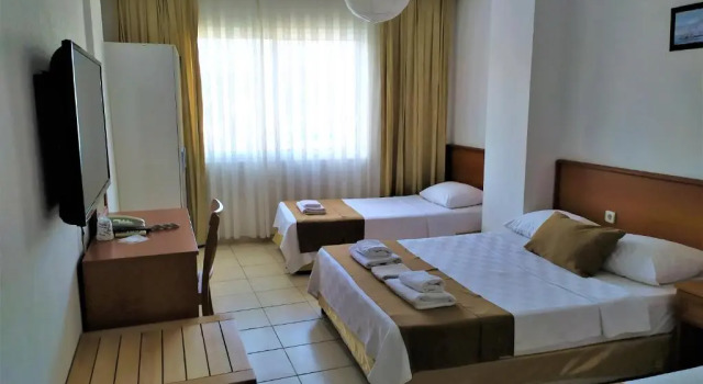 Четырёхместный номер Standard Bonapart Hotel