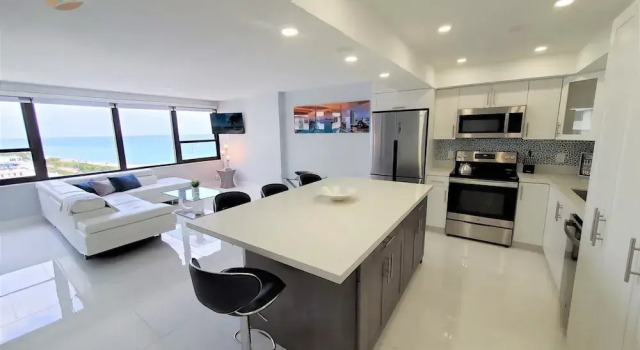 Номер Standard Alexander 1104 3 Bedroom Condo