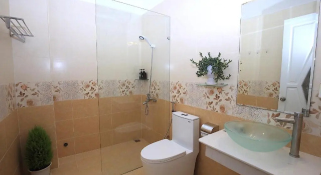 Четырёхместный номер Standard с красивым видом из окна Dan Chi Hotel