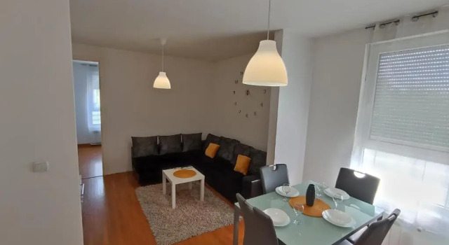 Apartment Tifani, Buchen Sie Ferienwohnung Novi Beograd 