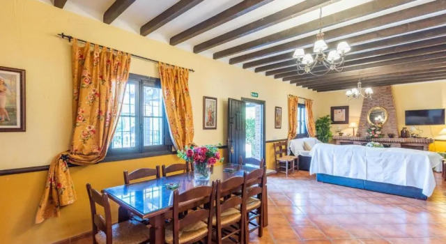 Casa Castillo Malaga by Ruralidays, Забронировать Отель Отели Эсте с бассейном, Бассейн