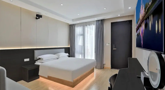 Номер Luxury Yinshu Lunasvilla Courtyard Garden Resort Hotel