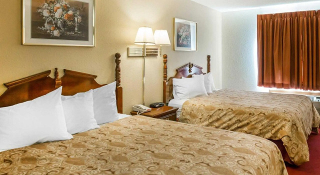 Standard Vierer Zimmer Rodeway Inn