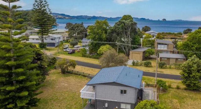 Recharge on Riverview - Cooks Beach Holiday Home