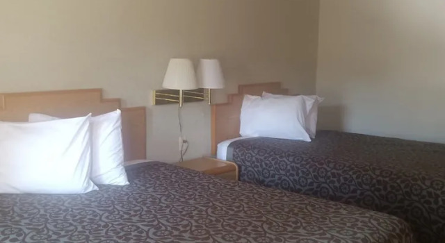 Четырёхместный люкс Tree Inn & Suites Albuquerque