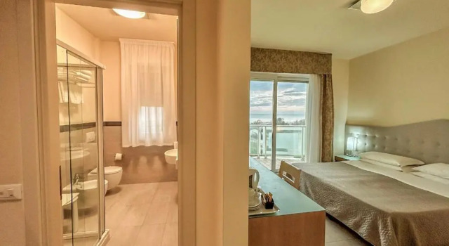Трёхместный номер Comfort Hotel Adria