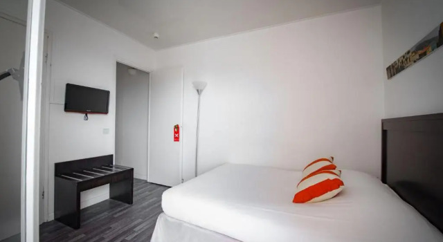 Одноместный номер Standard с балконом Hôtel Comté de Nice