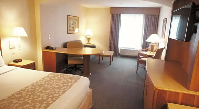 Люкс Deluxe La Quinta by Wyndham Islip - MacArthur Airport