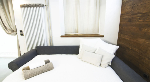 Alessia's Flat - Mac Mahon
