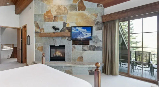 Bellemont Home at Deer Valley Resort - 6 Bedroom Home with Hot Tub #8 6 Home, Varaa Lomakeskus Deer Valley 