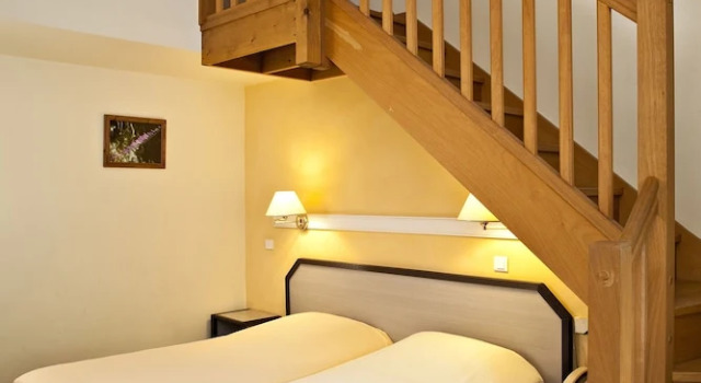 Семейный номер Standard с балконом Hotel Athena