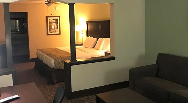 Люкс Quality Inn & Suites