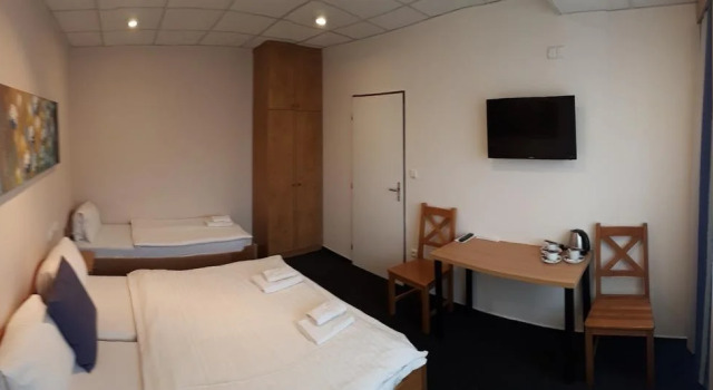 Hotel Tatra, Забронировать Отель Nový Bydžov Краловеградецкий край