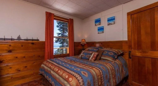 Couples Cove Lakefront Cabin