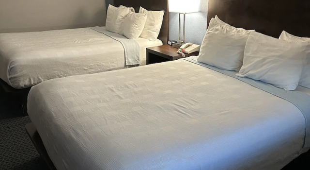 Двухместный номер Economy Sugar Creek Inn & Suites