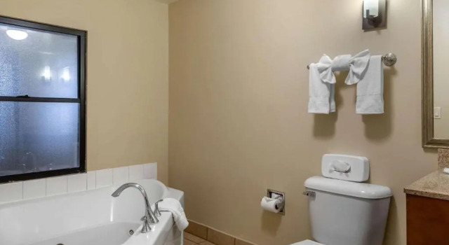 Двухместный люкс Superior Comfort Suites Barstow near I-15
