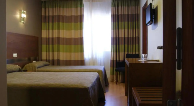 Трёхместный номер Standard Hotel Puente de La Toja