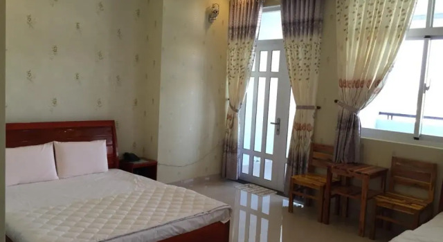 Трёхместный номер Standard с красивым видом из окна Thu Khoi Hotel