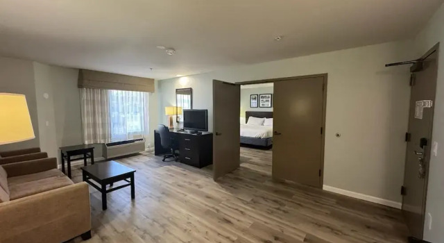 Люкс Deluxe Wingate by Wyndham Bel Air I-95 Exit 77A - APG Area