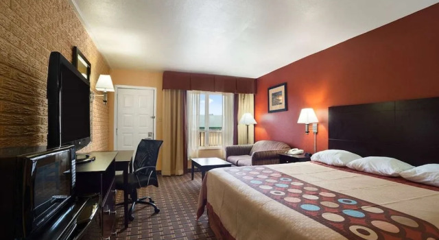 Super 8 Stuttgart, Book Hotel Hoteller i Stuttgart med parkering, Parkering