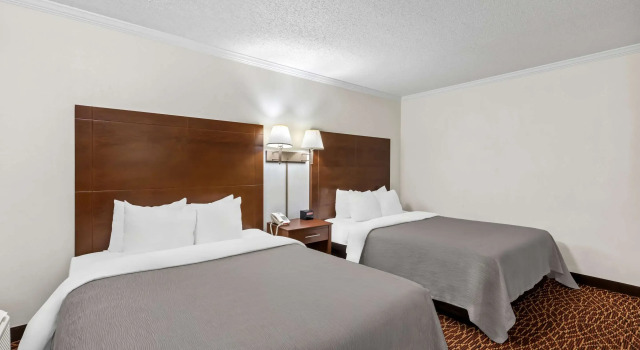 Четырёхместный номер Standard Quality Inn Marietta near Dobbins ARB