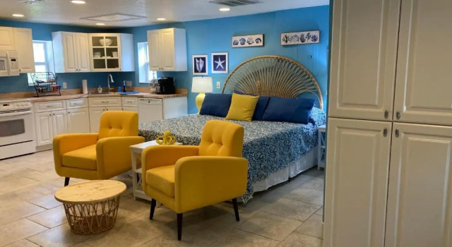 Студия 3Gulls Inn Ozona-Boutique Hotel-Steps from Restaurants & Brewery-SwimSpa Pool-Pet Friendly