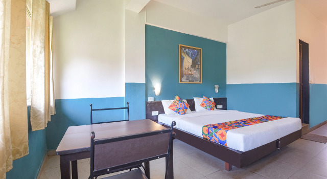 FabExpress Paradise Inn III