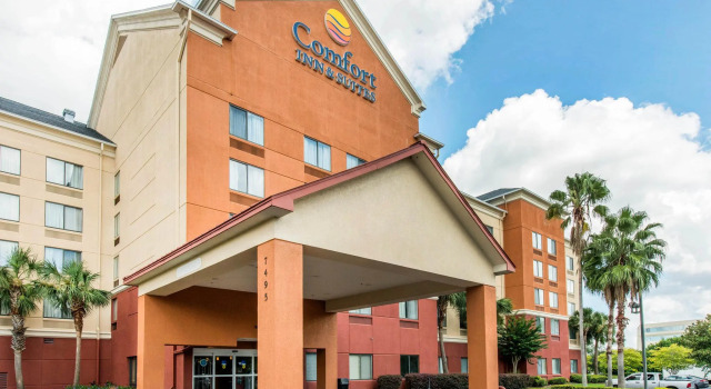 Comfort Inn & Suites Near Universal Orlando Resort-Convention Ctr, Buchen Sie Hotel Doctor Phillips USA