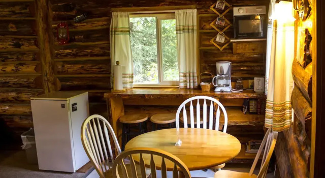 Номер Standard с видом на горы Midnight Sun Log Cabins