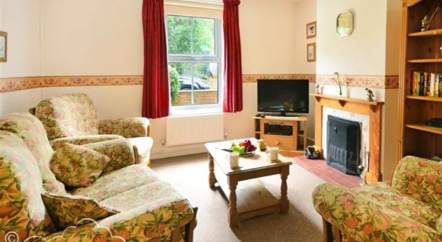 Brickyard Cottage, MORETON STATION