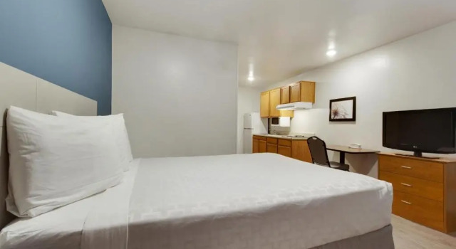 Двухместный люкс WoodSpring Suites Houston Willowbrook