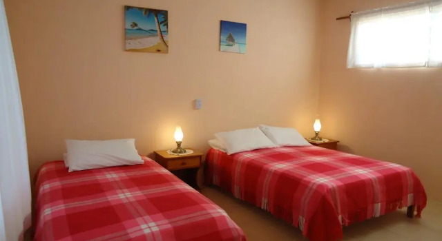 Cartago Bay, Boek Hotel Puerto Villamil 
